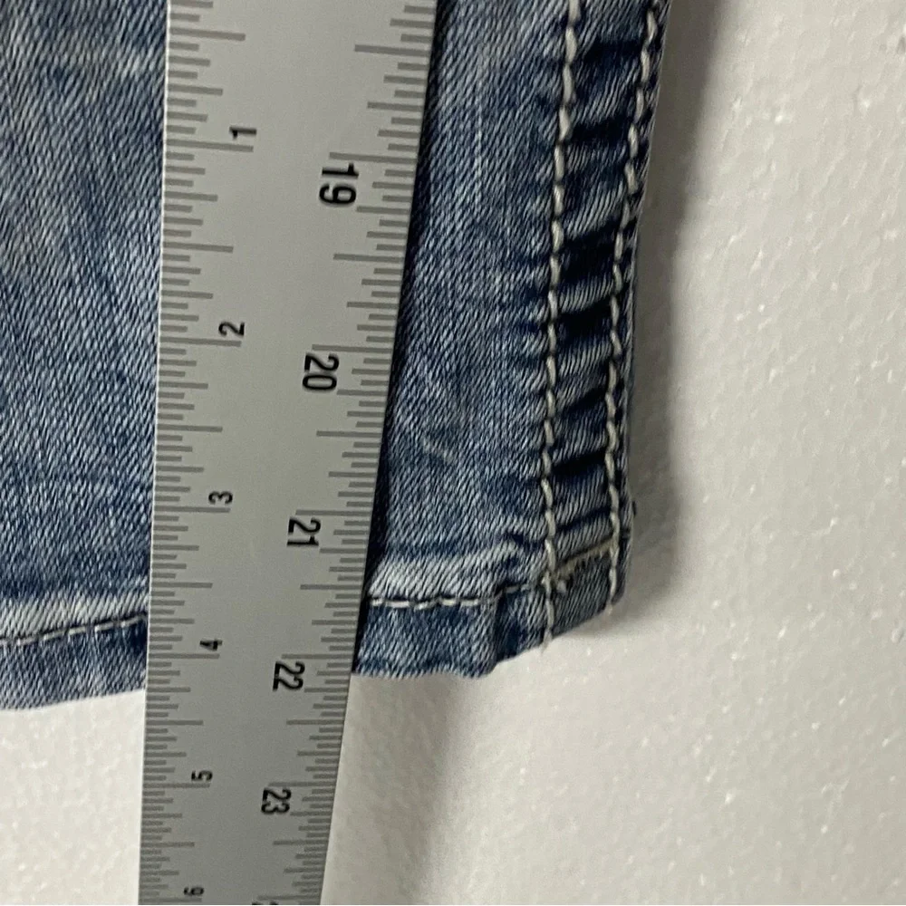 Miss Me Jeans Women 28W Mid Rise Crop Light Faded Lace Jewel Back Pocket M8375VC